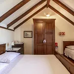Ela Villa *